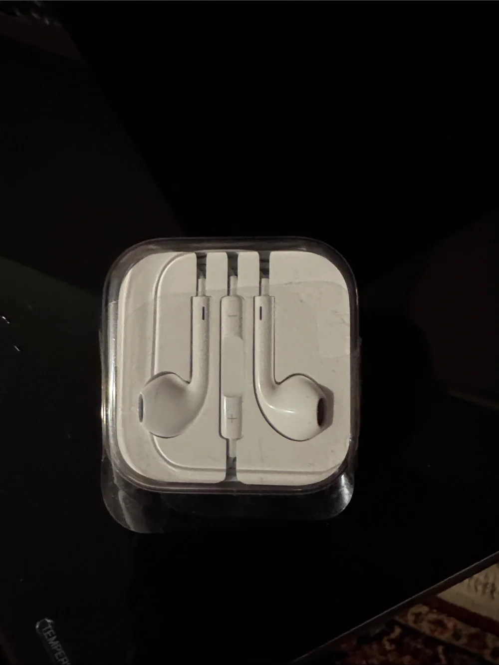 Apple White Wired Earbuds with Inline Remote